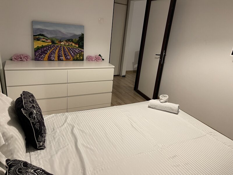 Camerista apartamente in regim hotelier